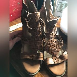 Casual womens heels